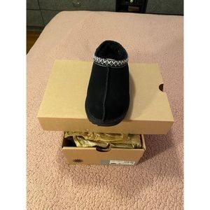 Tasman slippers
